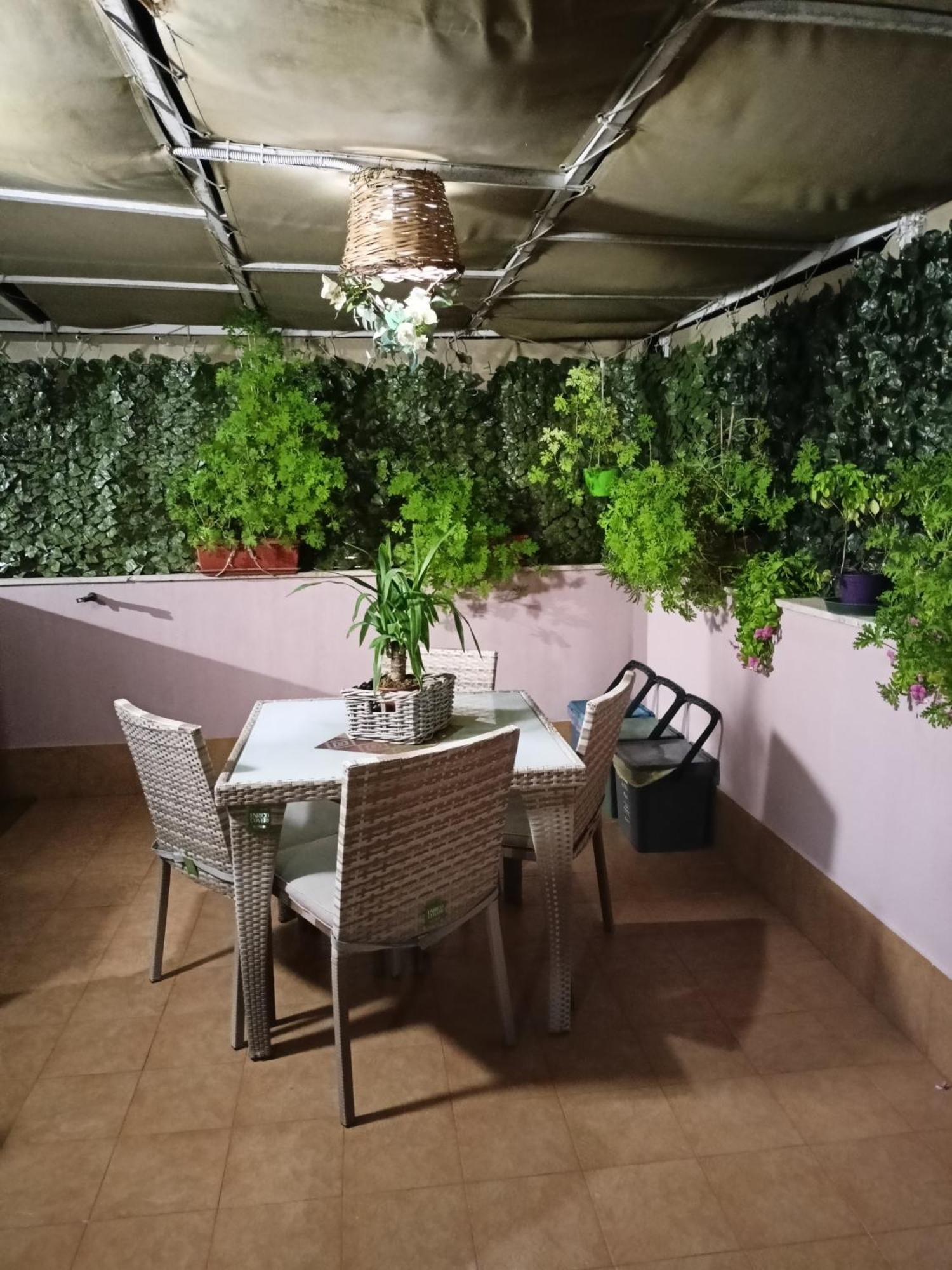 La Petite Maison Ачи Кастело Екстериор снимка