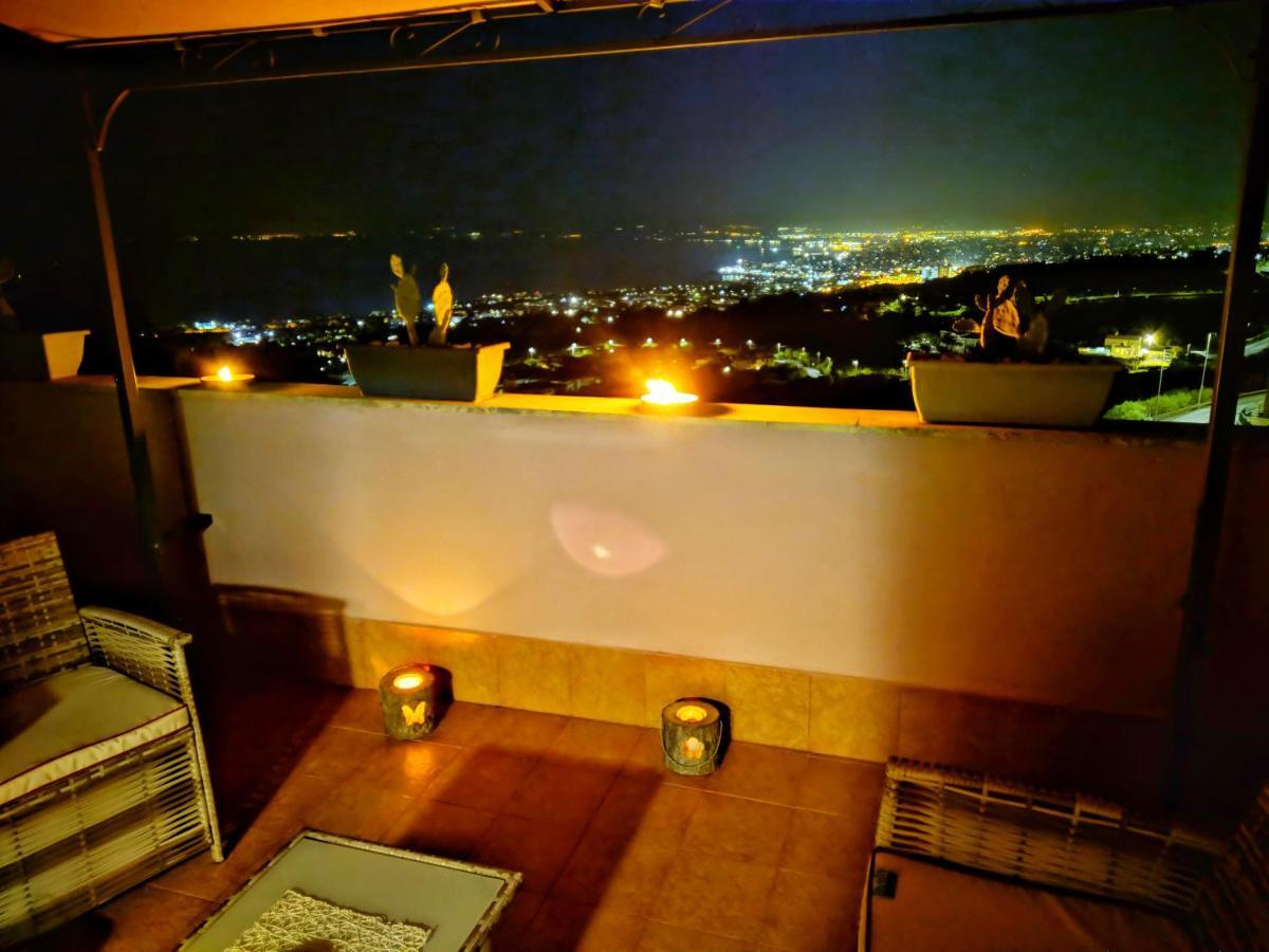 La Petite Maison Ачи Кастело Екстериор снимка